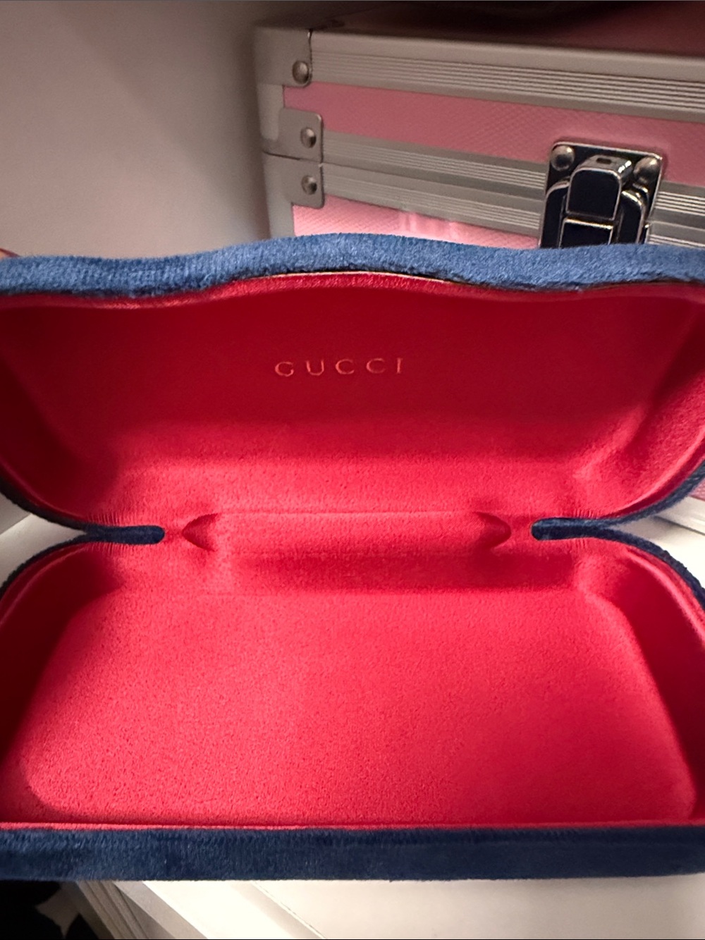 GUCCI Hardshell Velvet Sunglass Case w/box - Picture 3 of 5